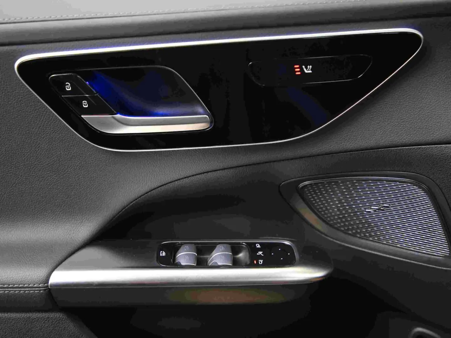 C 220 d AMG AHK*Spurhalte*SHZ*LED*Keyless*Kamera