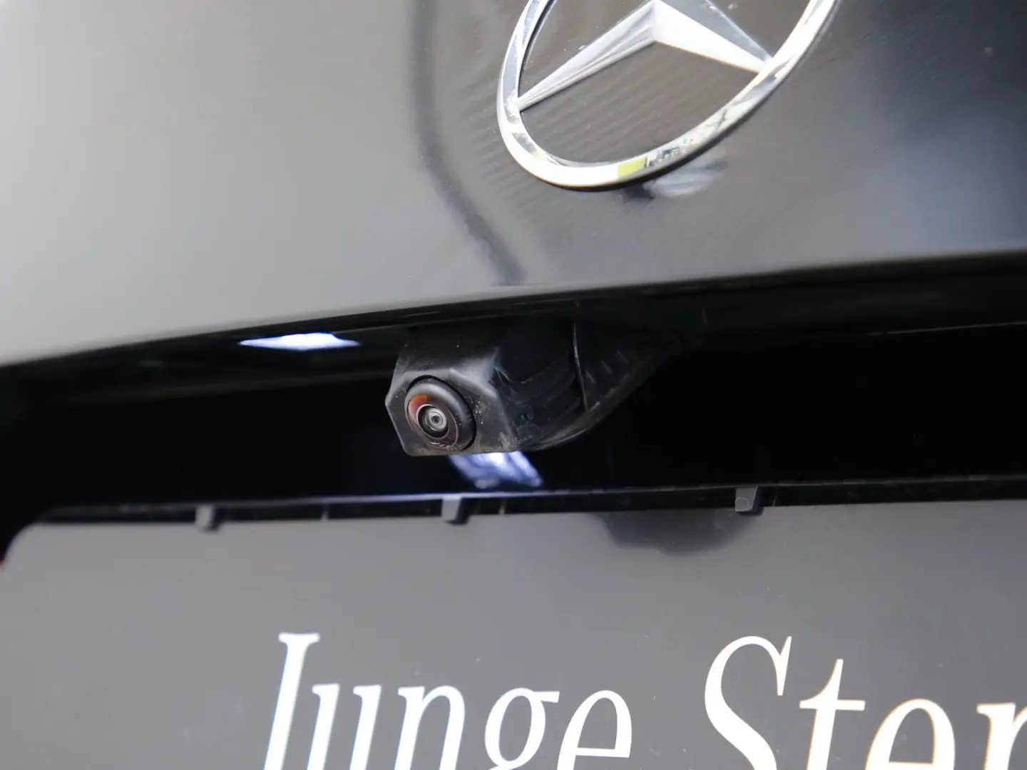 C 220 d AMG AHK*Spurhalte*SHZ*LED*Keyless*Kamera