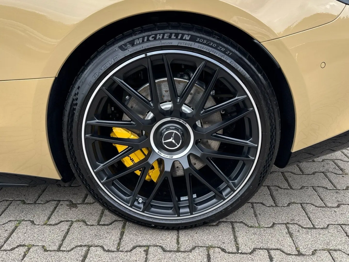 AMG GT 43 Night Distronic Pano HeadUp Ambiente