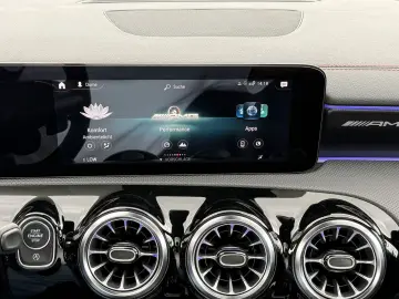CLA 45 AMG PANO/KLAPPE/NIGHT/MULTIBEAM/KAMERA