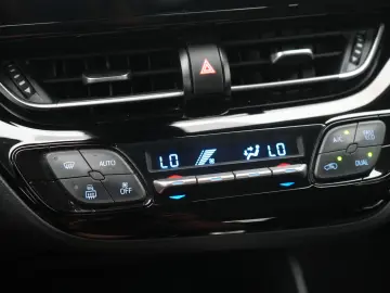 C-HR Hybrid APPS/NAVI+RFKAMERA+KLIMAAUT+LED