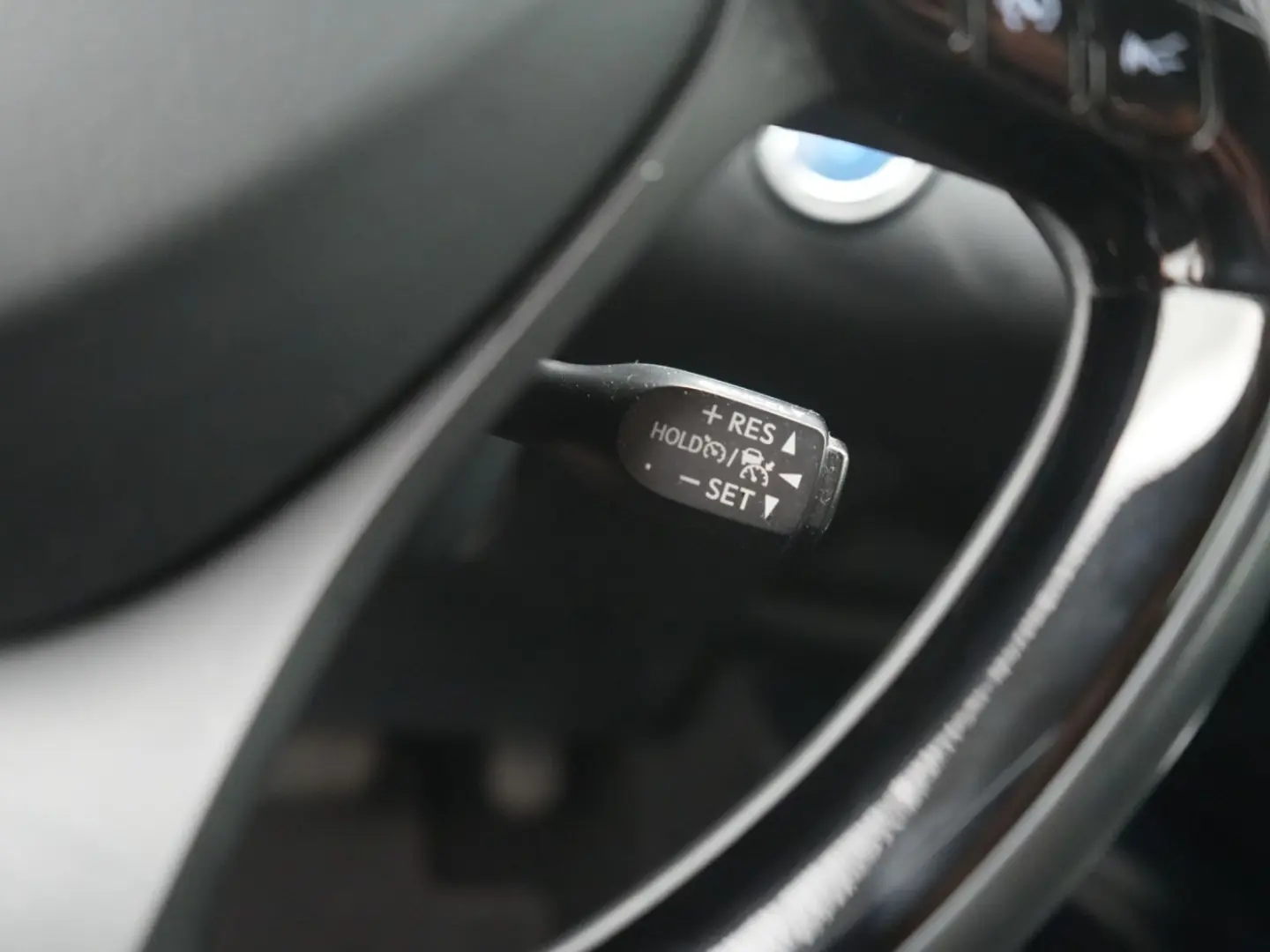C-HR Hybrid APPS/NAVI+RFKAMERA+KLIMAAUT+LED