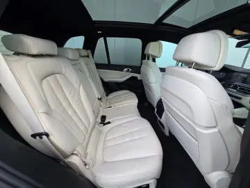 X5 xDrive 30d M Sport*7Sitze*2 Achs-Luft*21``AHK