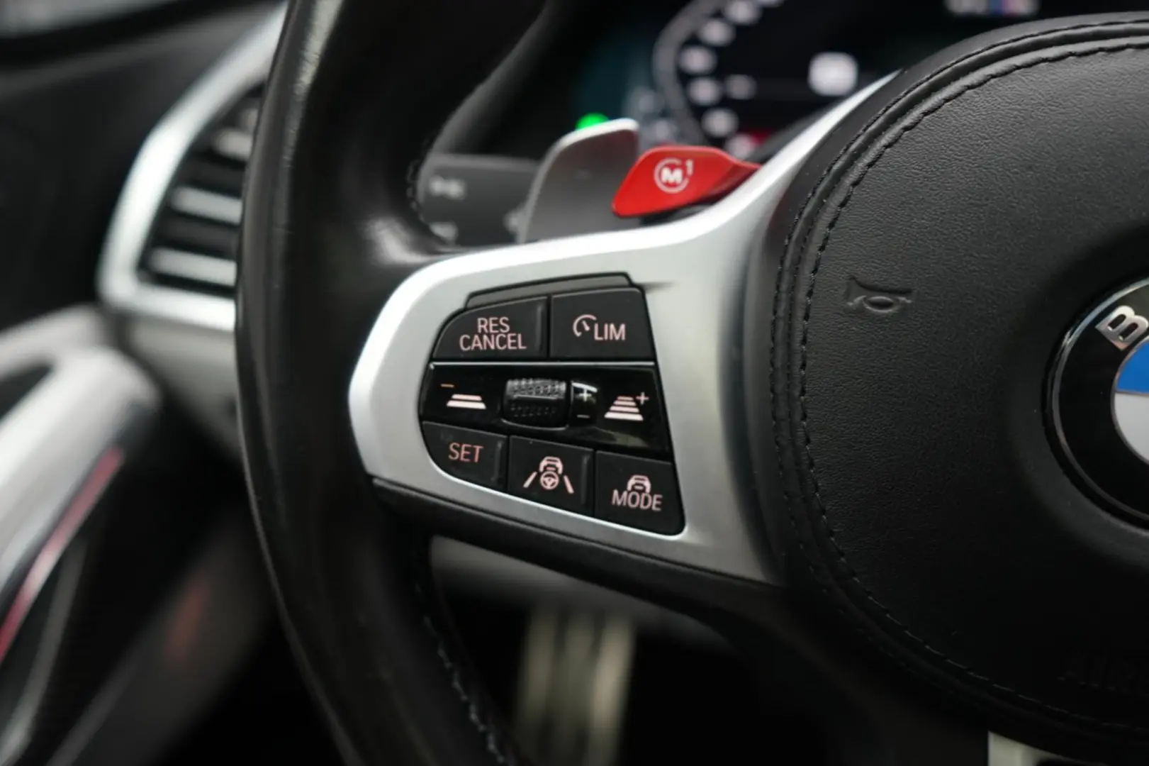X6 M Competition Leder/ACC/Kamera/HUD/Skytop/B&W