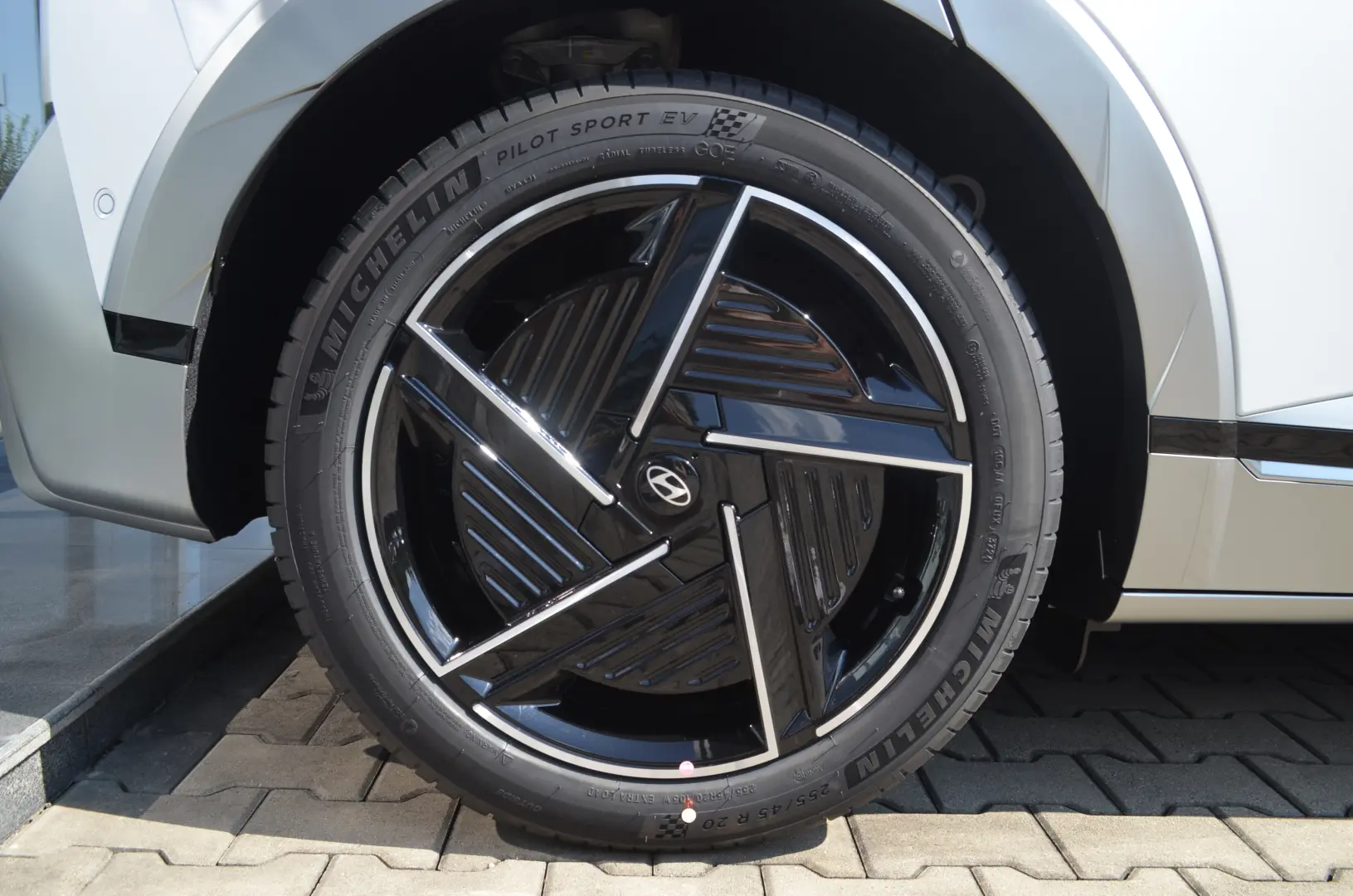 Hyundai IONIQ 5 84kWh 4WD 325CP LUXURY
