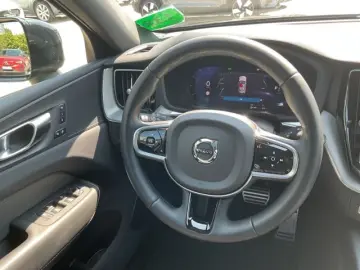 XC60 T6 R Design Plug-In AWD AHK ACC 360°