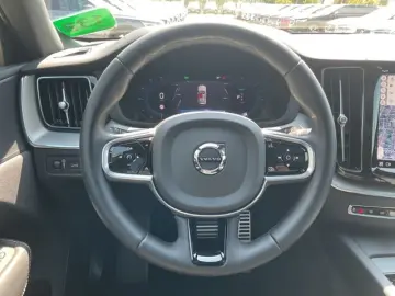 XC60 T6 R Design Plug-In AWD AHK ACC 360°