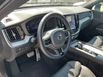 XC60 T6 R Design Plug-In AWD AHK ACC 360°