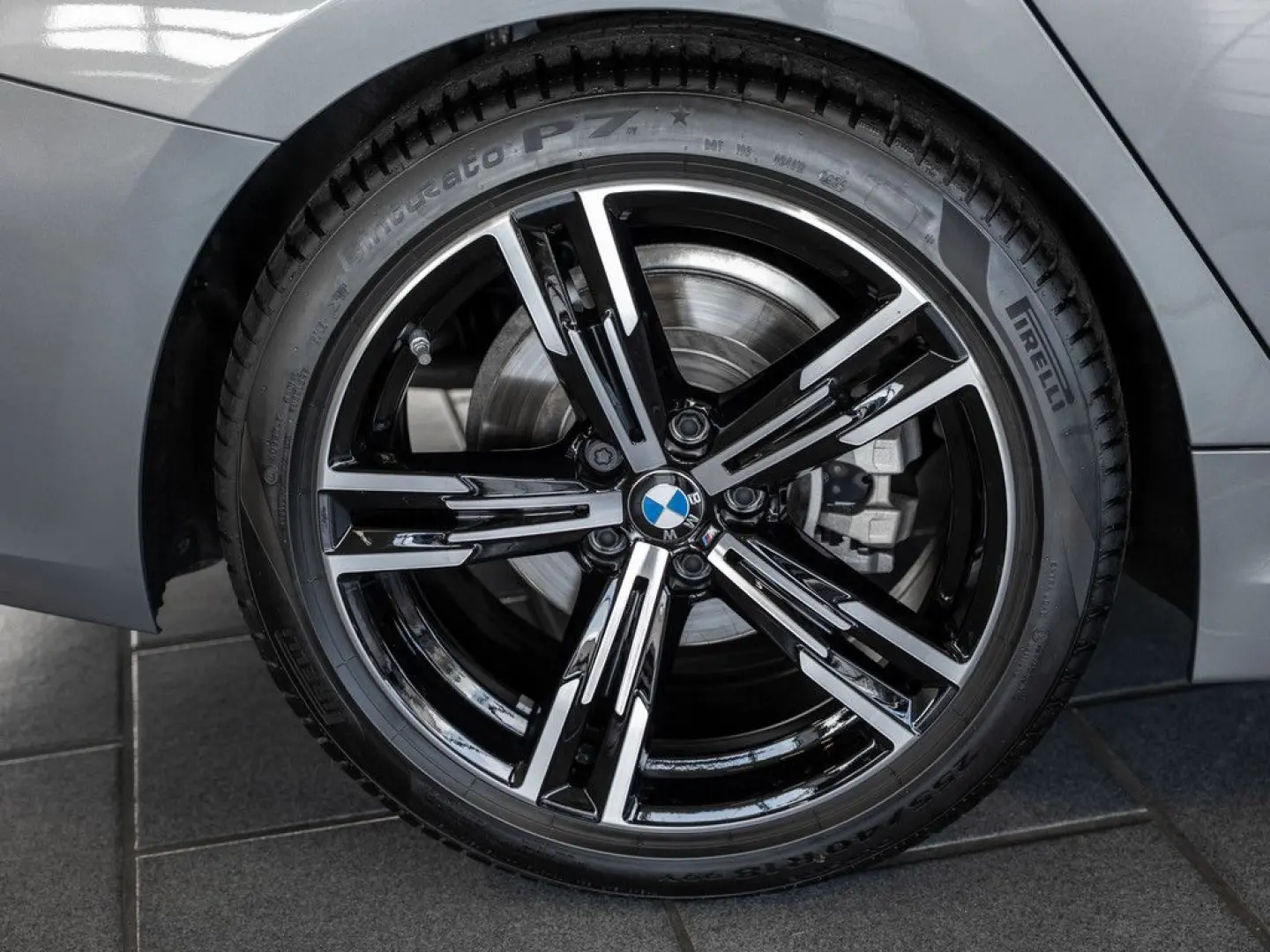 318i Touring M-Sport FACEL. PANO AHK HUD 360°