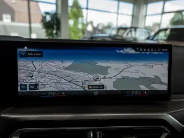 318i Touring M-Sport FACEL. PANO AHK HUD 360°