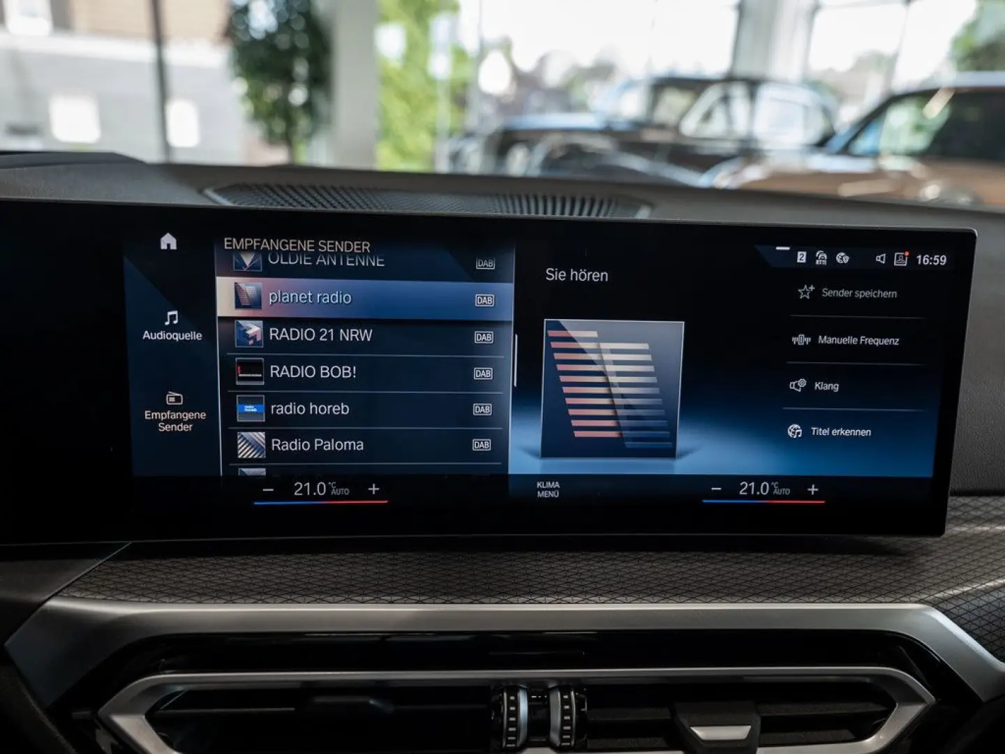 318i Touring M-Sport FACEL. PANO AHK HUD 360°