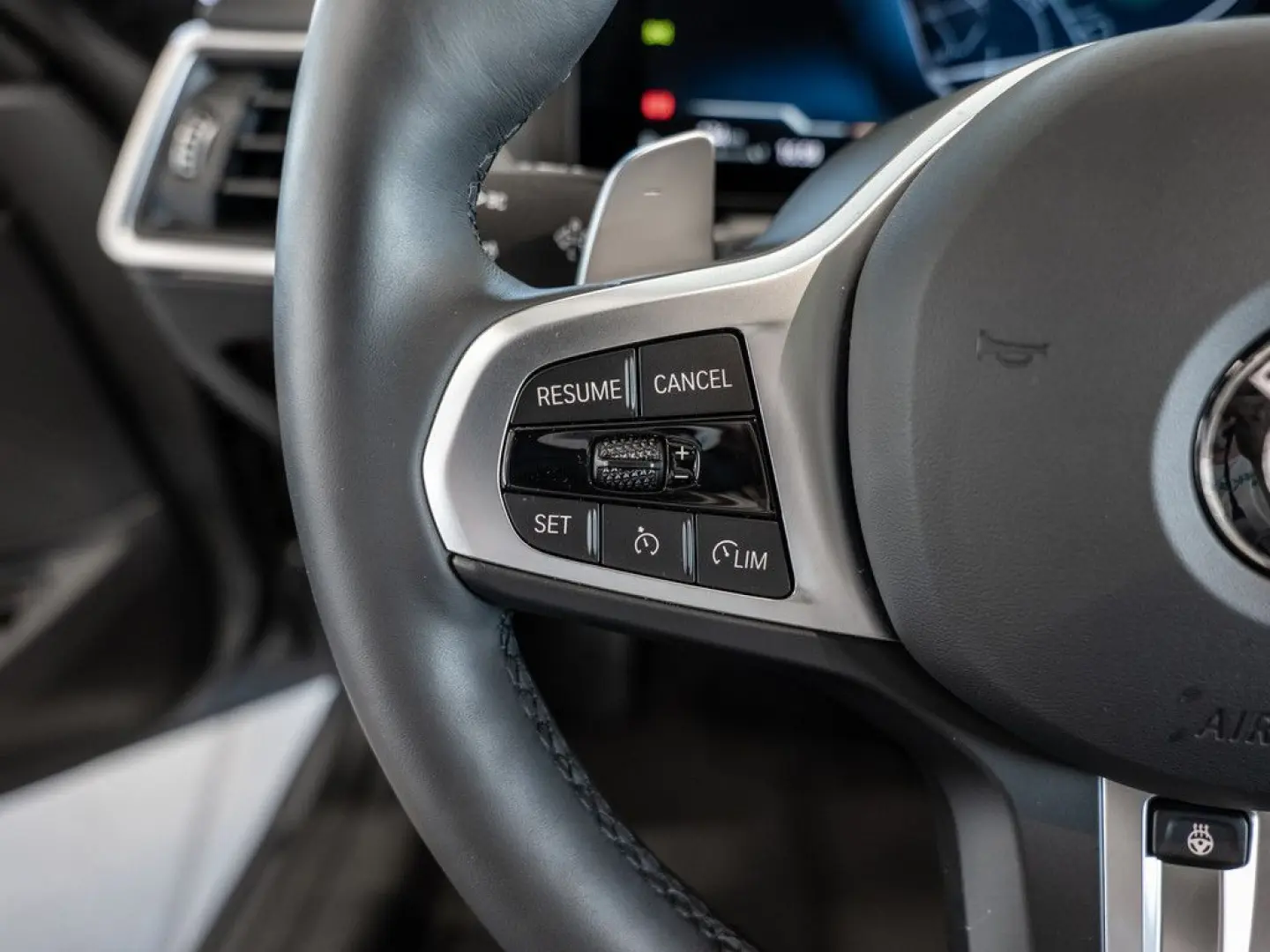 318i Touring M-Sport FACEL. PANO AHK HUD 360°