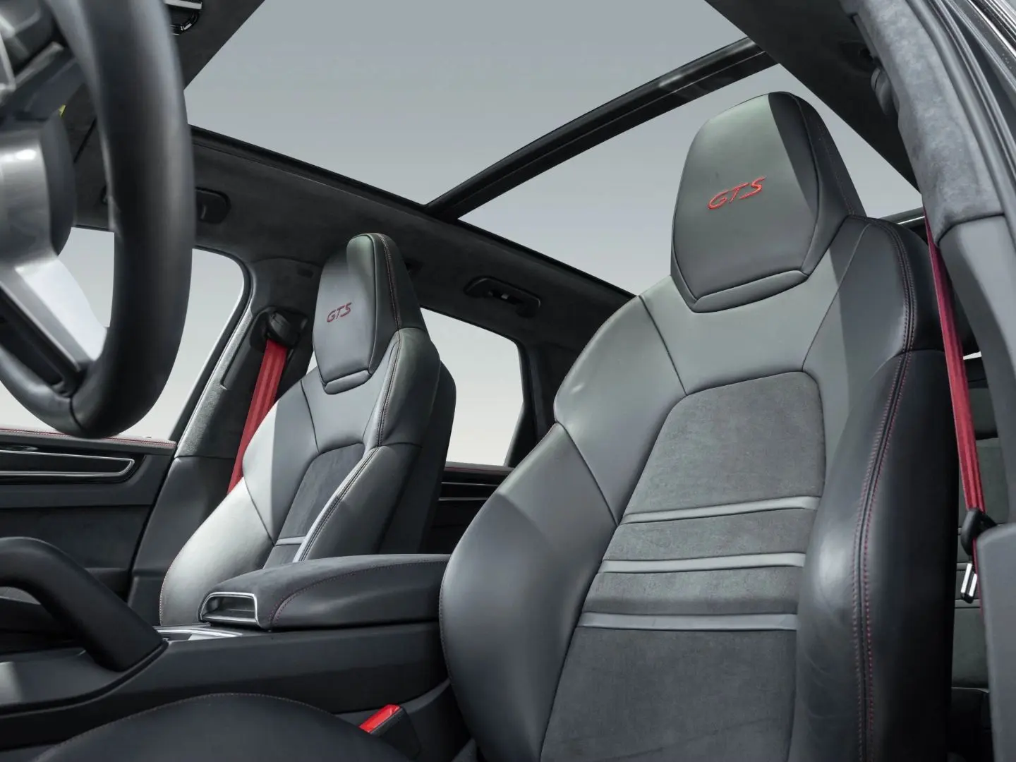 Cayenne GTS SportDesign Paket PDCC 22-Zoll HUD