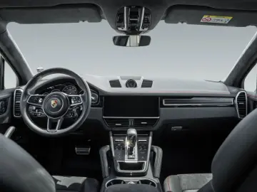 Cayenne GTS SportDesign Paket PDCC 22-Zoll HUD