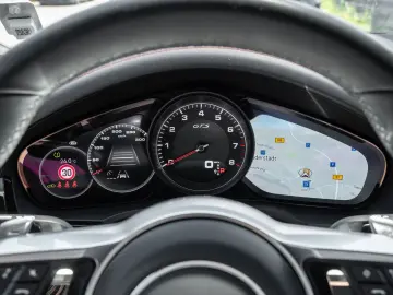 Cayenne GTS SportDesign Paket PDCC 22-Zoll HUD