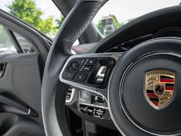 Cayenne GTS SportDesign Paket PDCC 22-Zoll HUD
