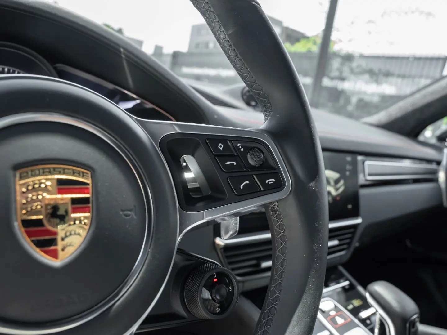 Cayenne GTS SportDesign Paket PDCC 22-Zoll HUD