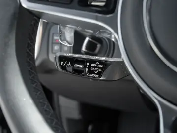 Cayenne GTS SportDesign Paket PDCC 22-Zoll HUD