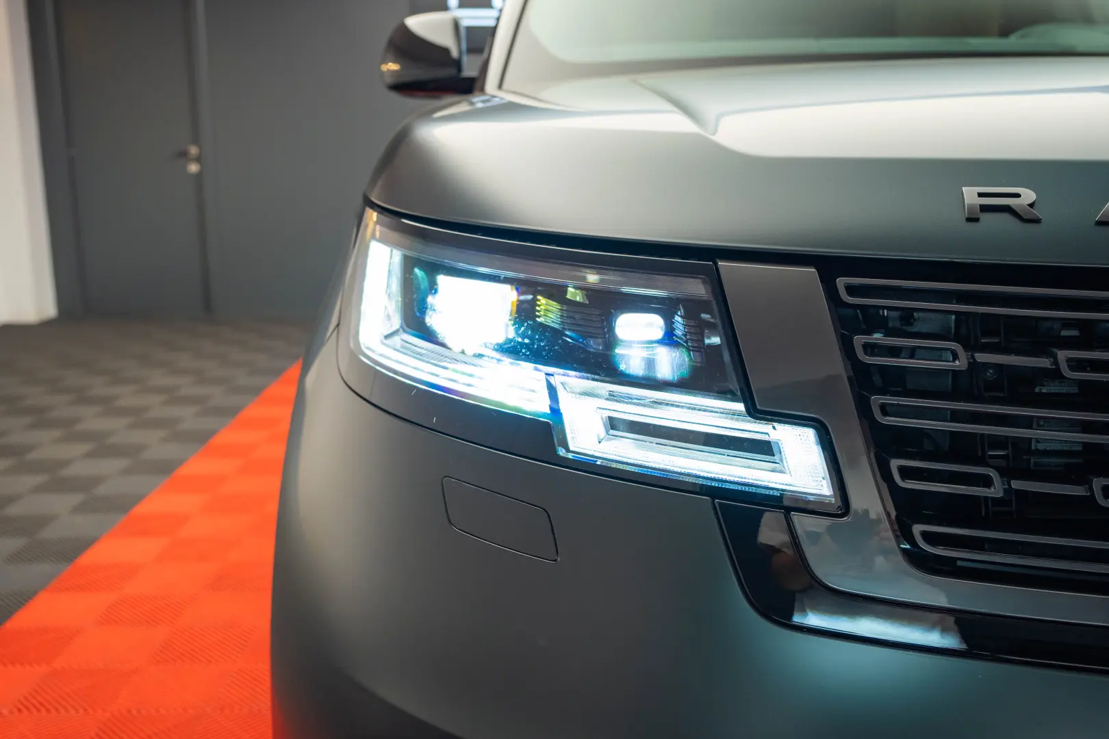 Range Rover Autobiography Meridian Soft-Close Full PPF