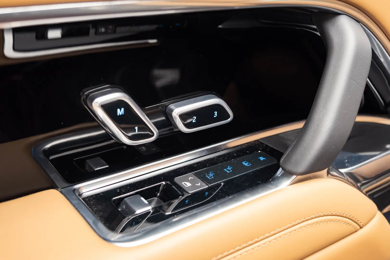 Range Rover Autobiography Meridian Soft-Close Full PPF
