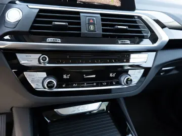 X3 xDrive 20d X-Line PANO AHK HUD LED ACC W-LAN