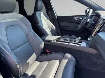 XC60 T6 Recharge Plus Dark