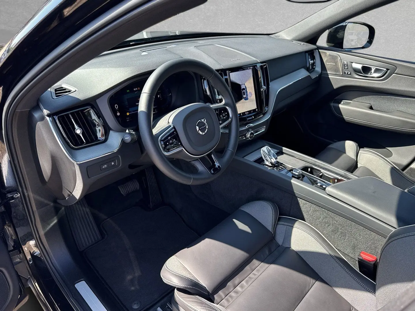 XC60 T6 Recharge Plus Dark