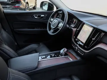 XC60 T6 AWD Recharge Plus Dark