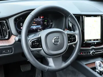 XC60 T6 AWD Recharge Plus Dark