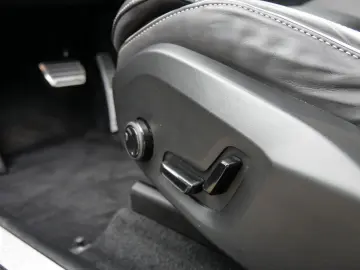 XC60 B4 R-Design