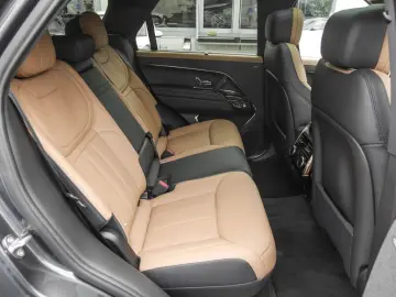Range Rover Sport P550e Hybrid Autobiography