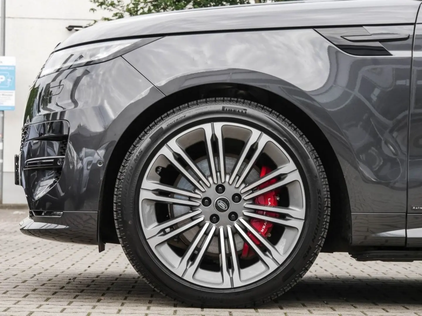 Range Rover Sport P550e Hybrid Autobiography