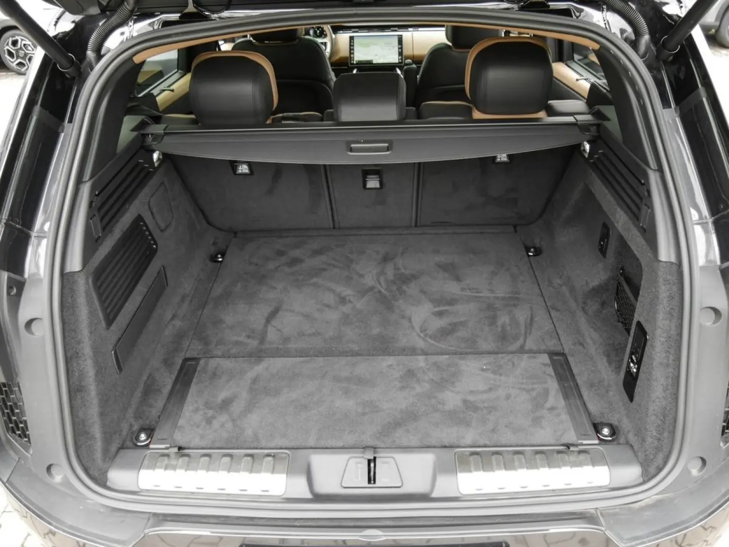 Range Rover Sport P550e Hybrid Autobiography