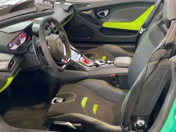 Huracán EVO RWD Spyder / Ad Personam / ONE-OFF