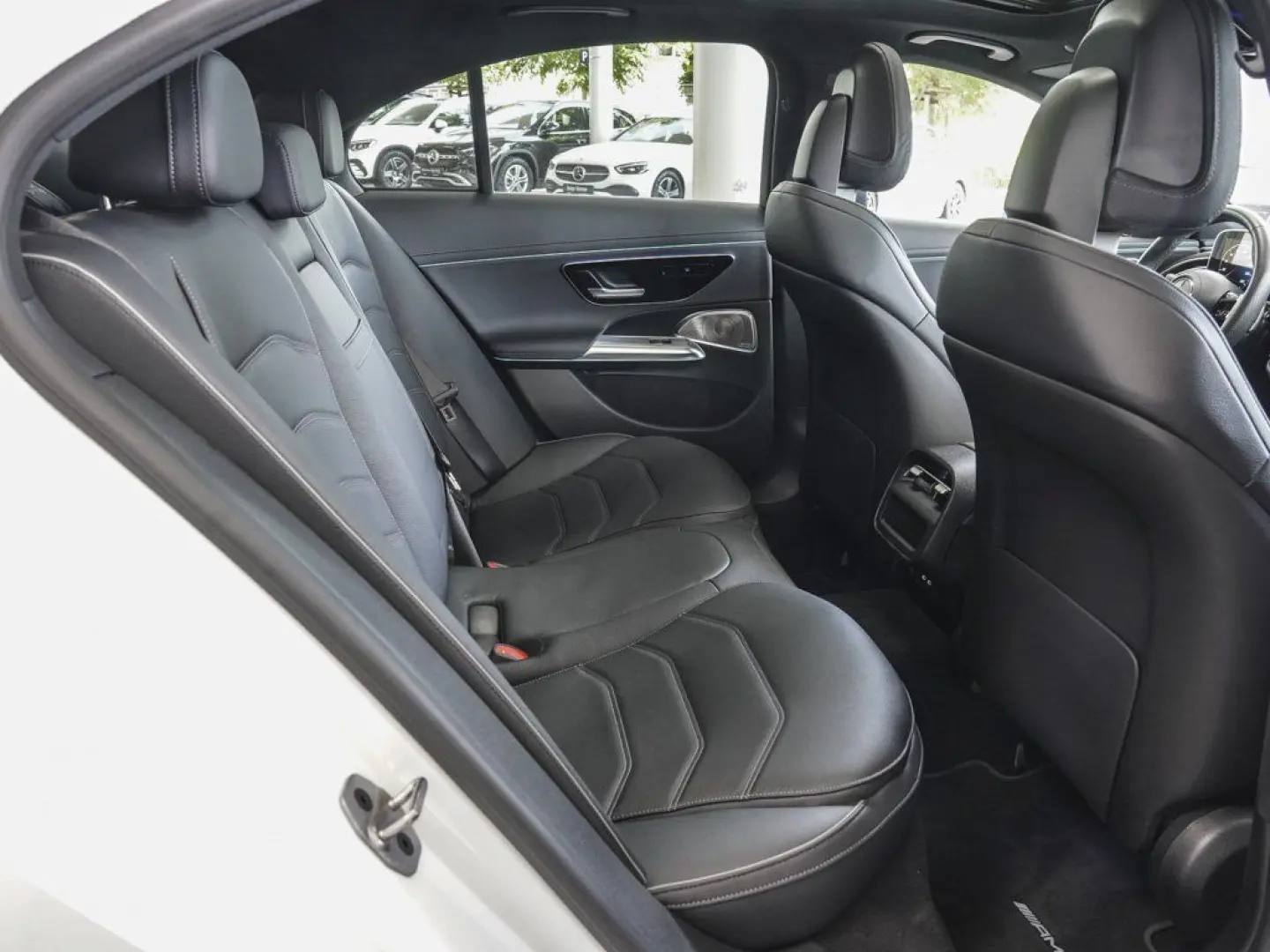E 450 d 4M AMG Pano Digital-Light Airmatic AHK