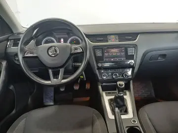 Skoda Octavia Ambition Small