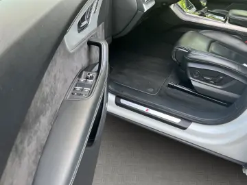 AUDI Q7 55 TFSIe quattro S line B&O LEASING
