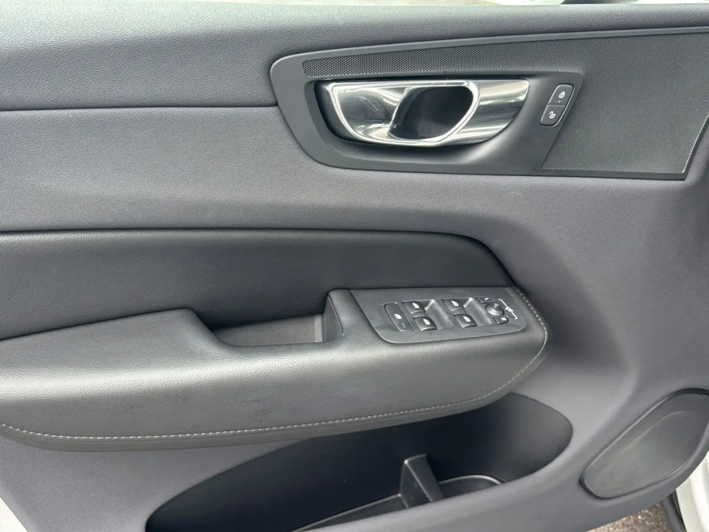 XC 60 Momentum Pro 2WD Bluetooth Navi LED Klima