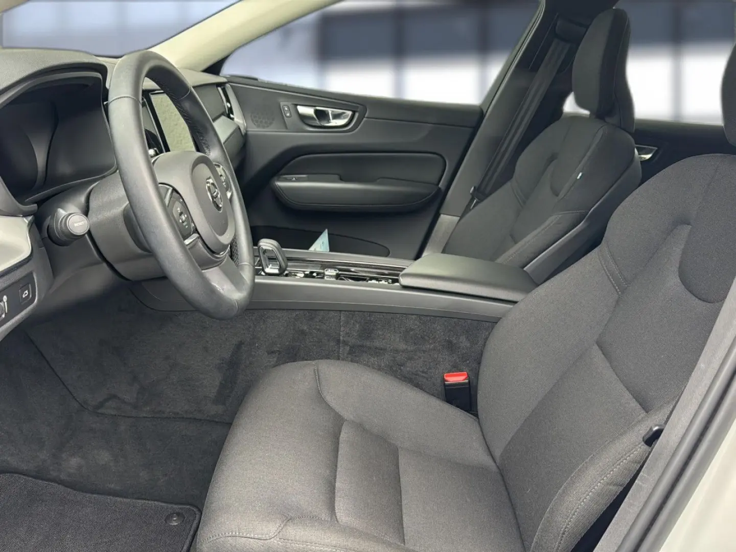 XC 60 Momentum Pro 2WD Bluetooth Navi LED Klima