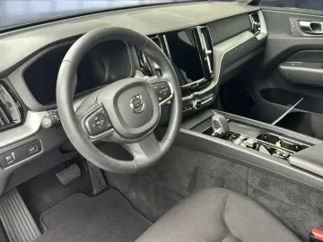 XC 60 Momentum Pro 2WD Bluetooth Navi LED Klima
