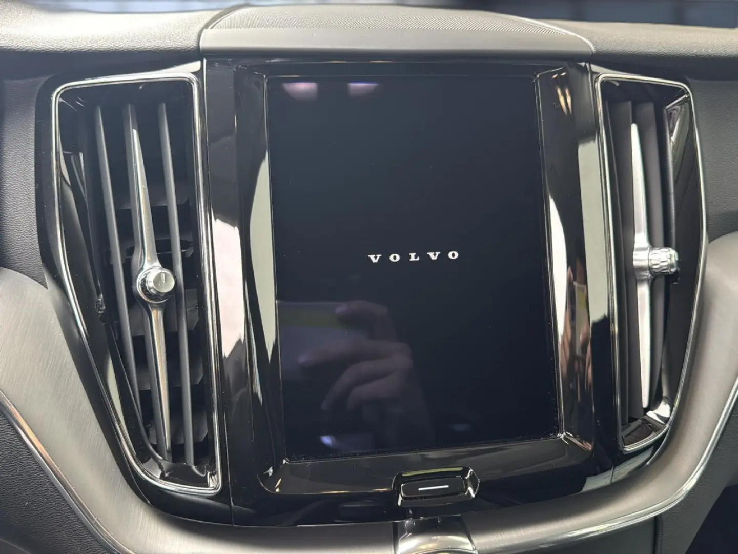 XC 60 Momentum Pro 2WD Bluetooth Navi LED Klima