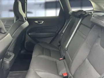 XC 60 Momentum Pro 2WD Bluetooth Navi LED Klima
