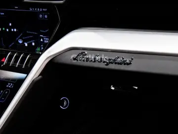 Urus S - BLU ELEOS - 4.525KM - B&O - 23