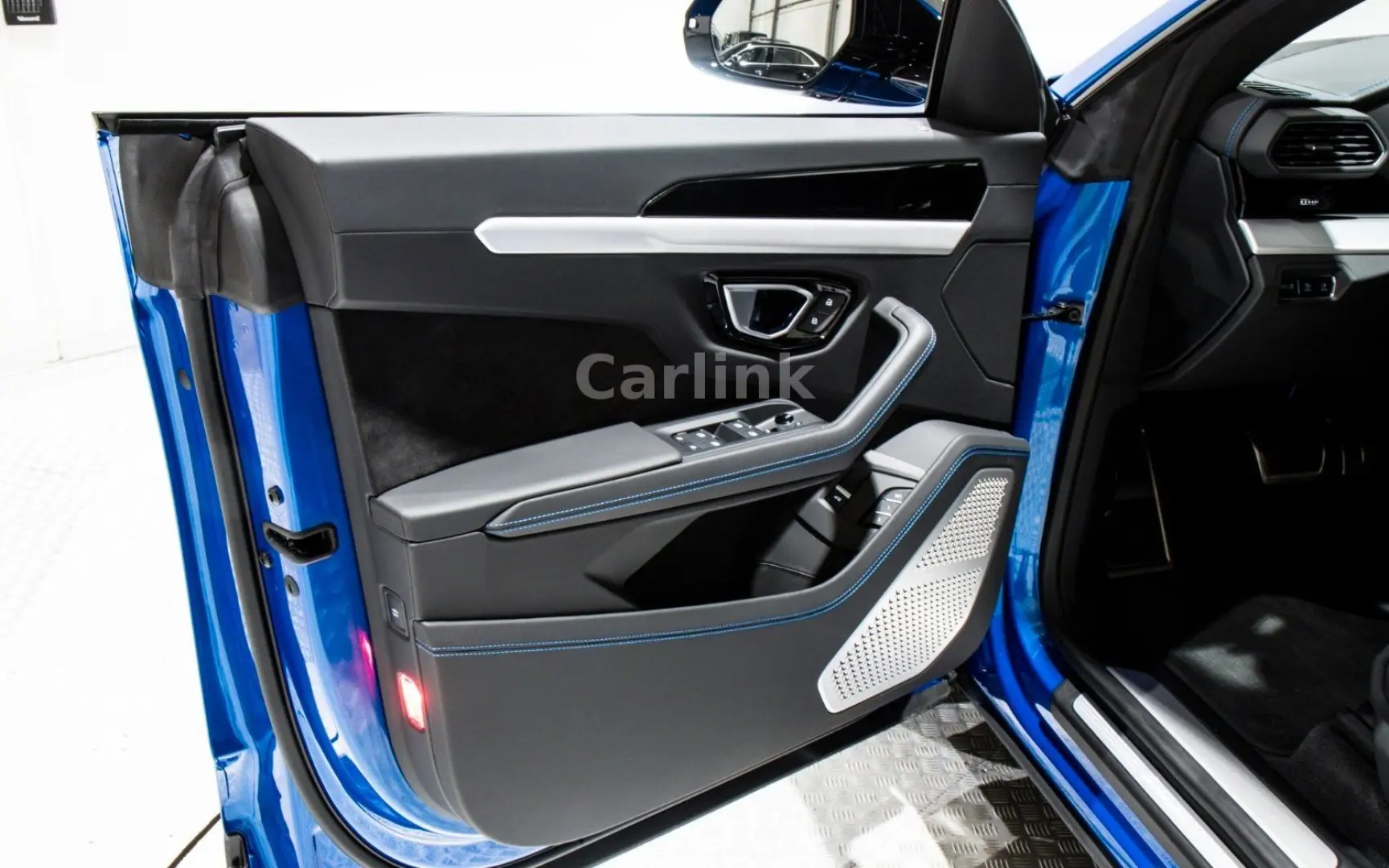 Urus S - BLU ELEOS - 4.525KM - B&O - 23