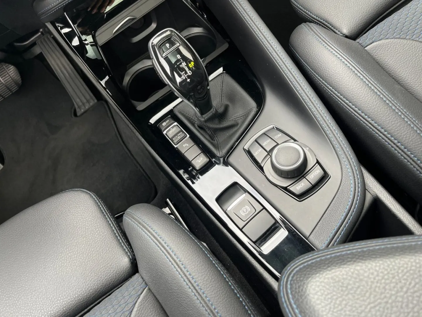 X1 xDrive 20i Aut. M Sport AHK Pano ad.LED 19