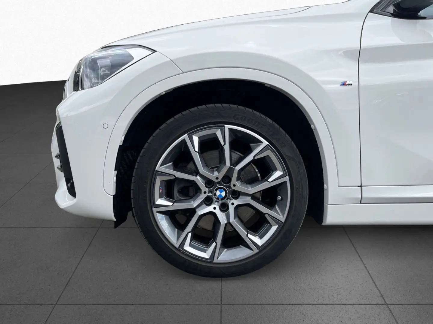 X1 xDrive 20i Aut. M Sport AHK Pano ad.LED 19