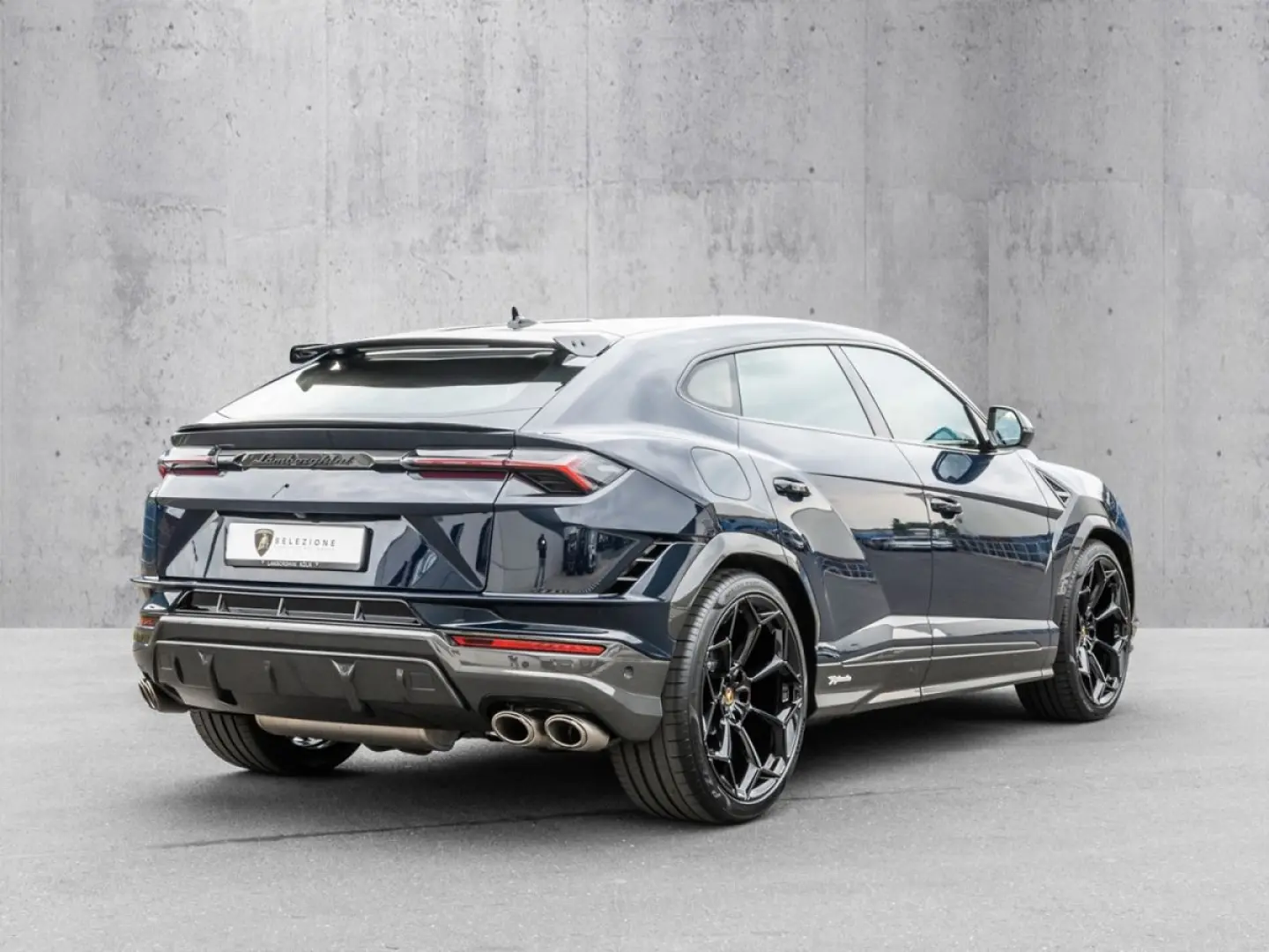 Urus Performante Blu Lacus