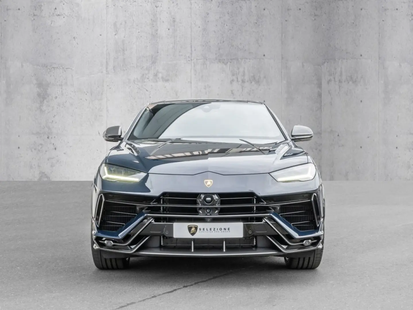 Urus Performante Blu Lacus