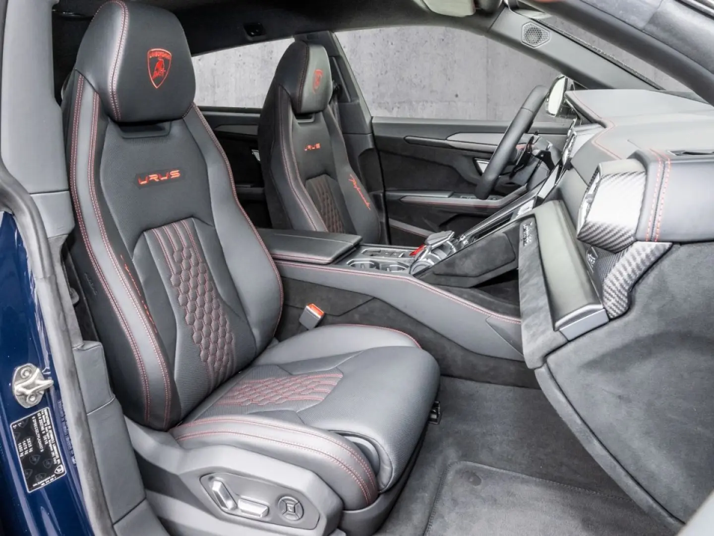 Urus Performante Blu Lacus