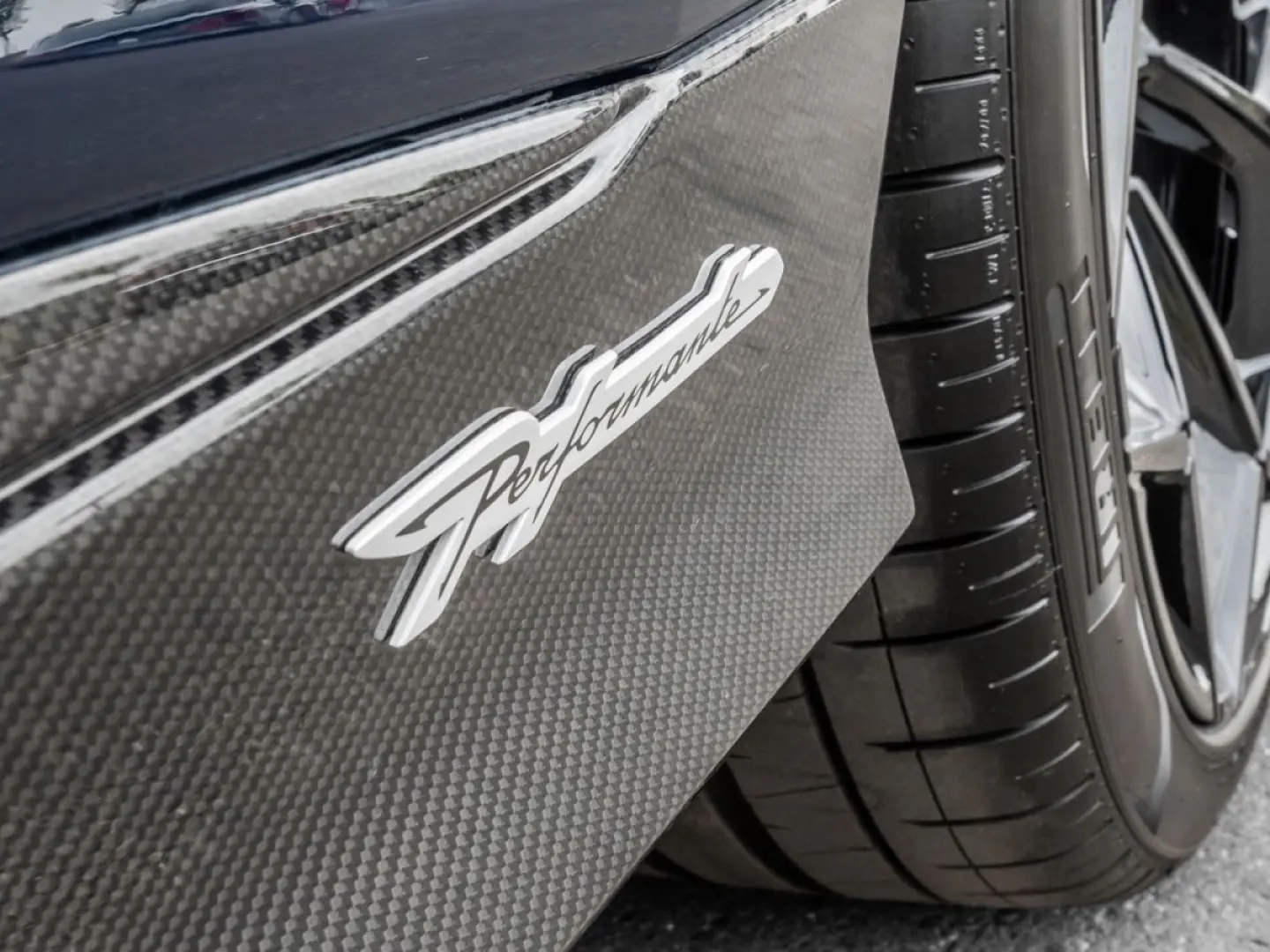 Urus Performante Blu Lacus